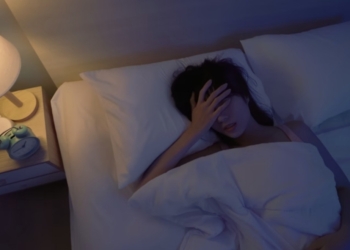 Insônia: dormir mal pode engordar? Entenda motivo