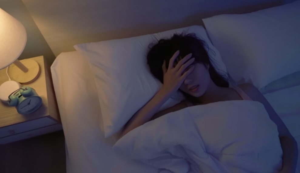 Insônia: dormir mal pode engordar? Entenda motivo