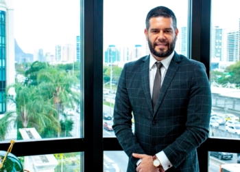 Leandro Luzone articula a conexão entre mercados e culturas: “Sem o Direito Internacional, o mundo é uma anarquia global”