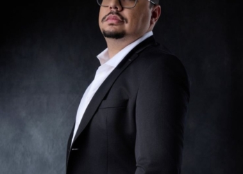 Douglas Azara