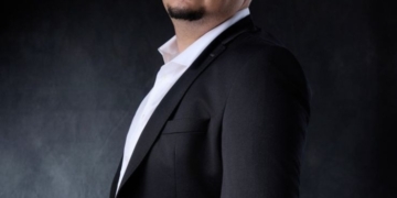 Douglas Azara