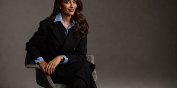 Sophia Martins atua no mercado imobiliário, em desenvolvimento de negócios, educação executiva e liderança, e criou iniciativas para a presença das mulheres em projetos no terceiro setor.