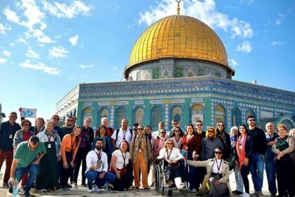 Viagens Bíblicas: Da Viagem a Israel em 1976 a operadora de Terra Santa em 2026.