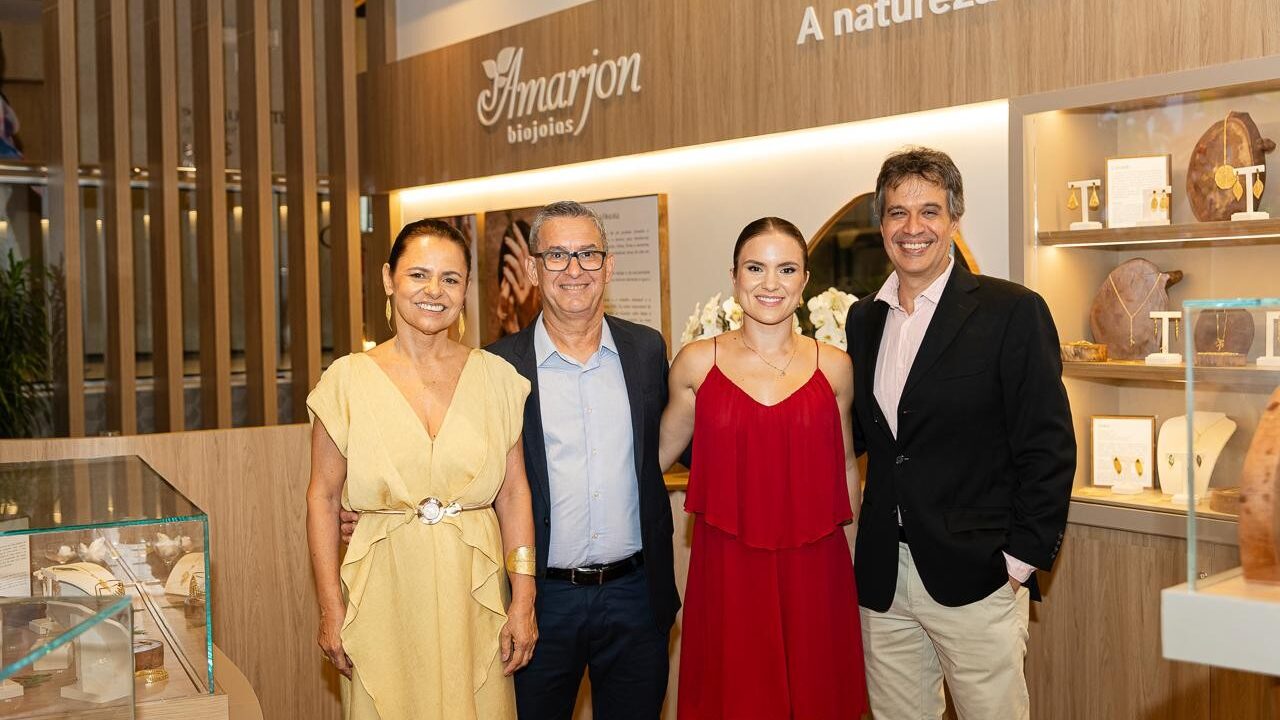 Da esqr. para dir. Isabel Ribeiro e Marcos Ribeiro fundadores da Amarjon; Raquel Neves Diretora de Marketing da Amarjon; e Renato Novis Mendonça Cofundador