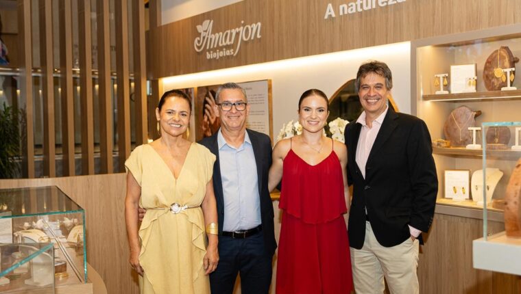 Da esqr. para dir. Isabel Ribeiro e Marcos Ribeiro fundadores da Amarjon; Raquel Neves Diretora de Marketing da Amarjon; e Renato Novis Mendonça Cofundador