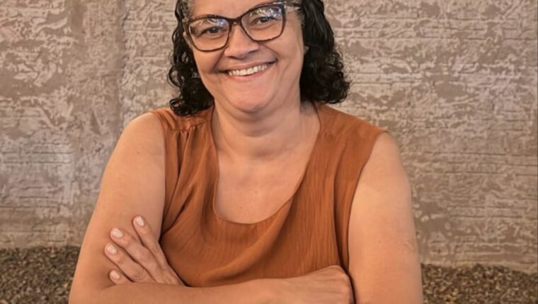 Lucinea de Lima Caldeira, contemplada com R$ 1 milhão na edição de junho do Pix do Milhão. Foto: divulgação/Pix do Milhão.