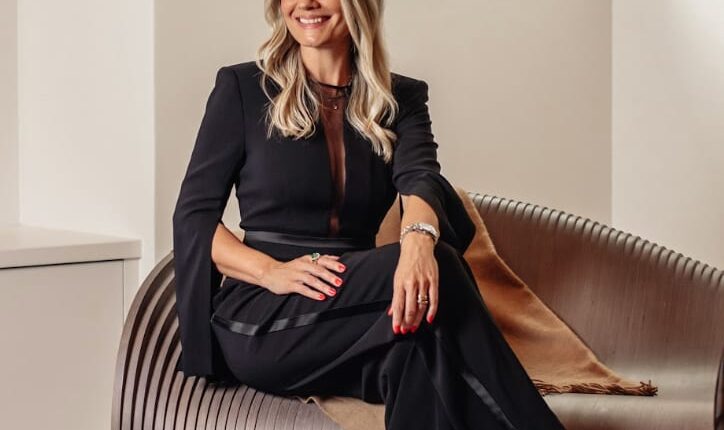 Andria Tagliari consolida sua atuação no design de luxo com projetos que unem rigor técnico, estética refinada e elevação do valor percebido dos imóveis