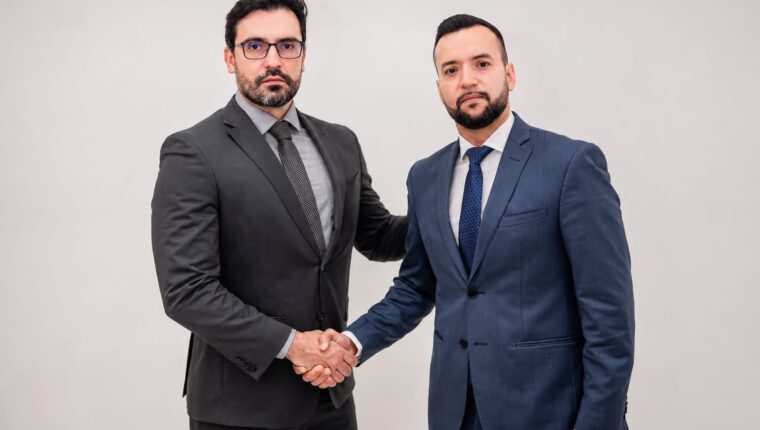 Alexandre e Italo, sócios do Bronzatti & Pienis Advogados.