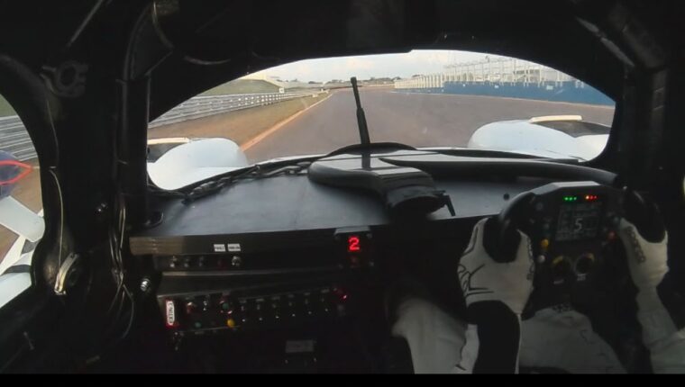 Piloto da Autlog Racing mostra o Ligier P320 e a nova parceria com ELF.