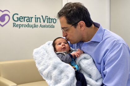 Emílio: Mãe homenageia médico e dá seu nome ao filho após tratamento de fertilidade.