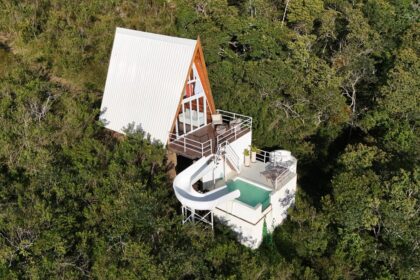 Chalé romântico Bosque da Fortuna, no interior da Bahia, alcançou 100% de ocupação por dois anos sem competir por preço.